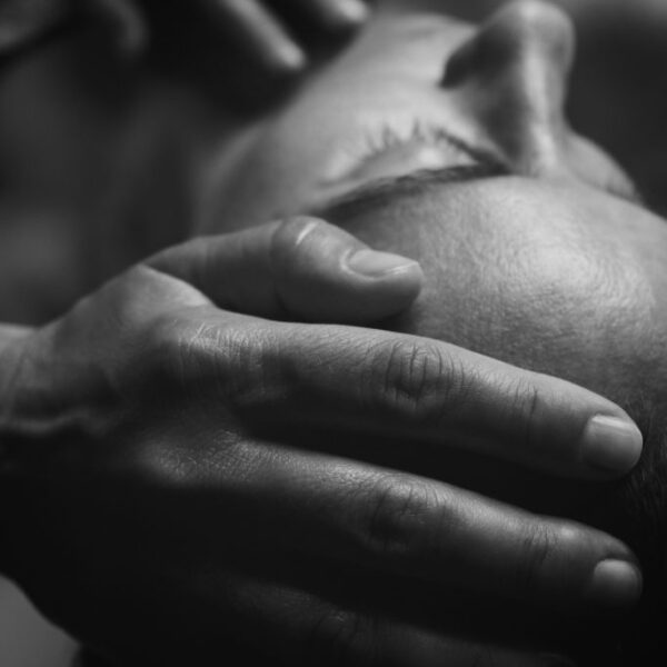 Miłość mieszka w dłoniach