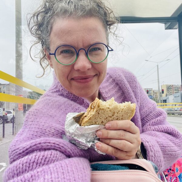 Czy jest pani wygodnie?