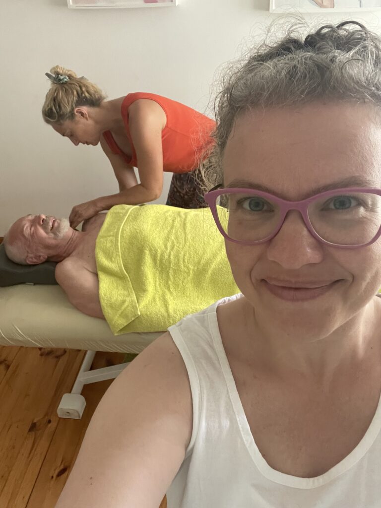 Read more about the article Lomi lomi dla seniorów